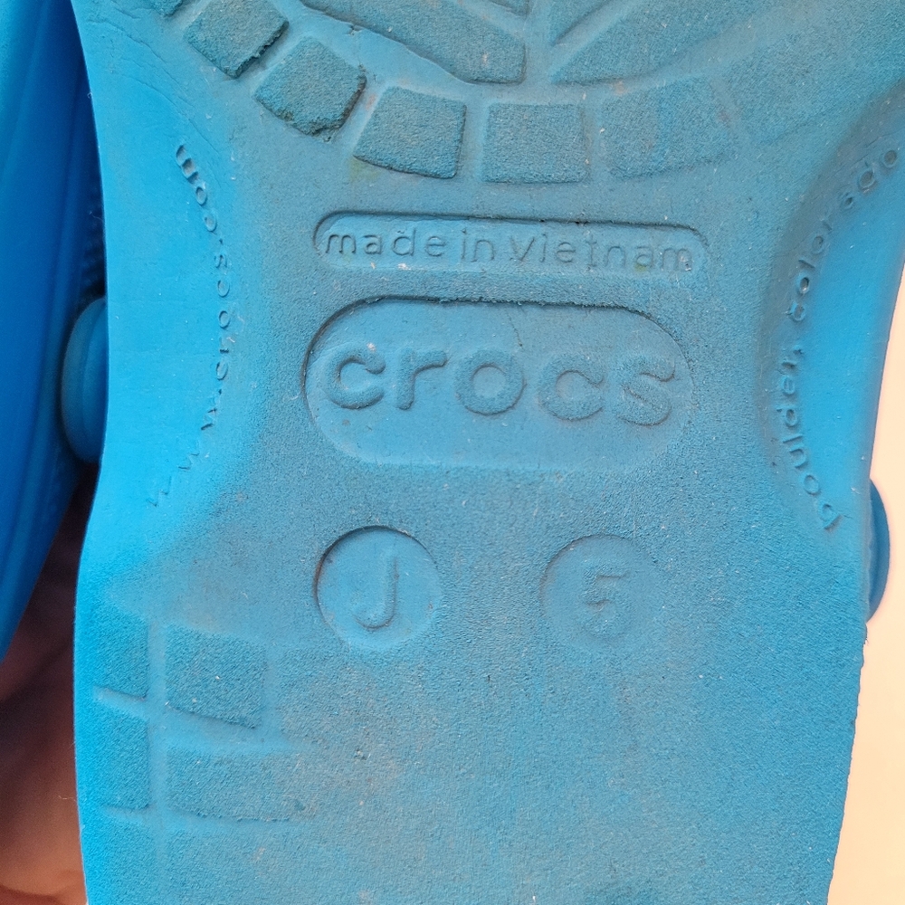 Crocs Classic Clog Bright Blue Size 7/8 (Free With $50.00 Purchase) - Picture 13 of 13
